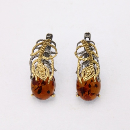 Серьги 821870 (Серебро, Янтарь красный, черный родий/ позолота 18 карат)